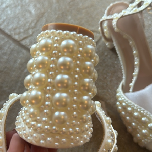 New pearl Wedding block hills 2 inches. Bought in Europe this European size 39 - Picture 6 of 6